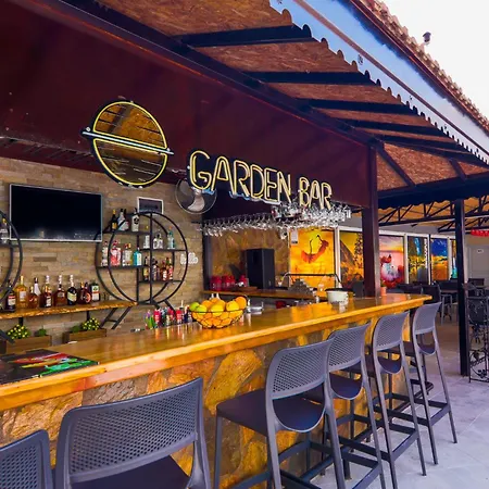 호텔 New Garden 2*