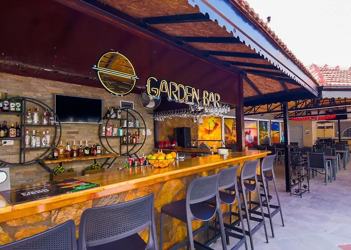 Отель New Garden 2*